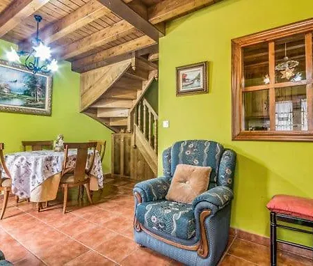 Casa Enacantadora Con Terraza Y Barbacoa Y Vista Espectacular En Junto A Ruta De El Cares Y Picos De Europa